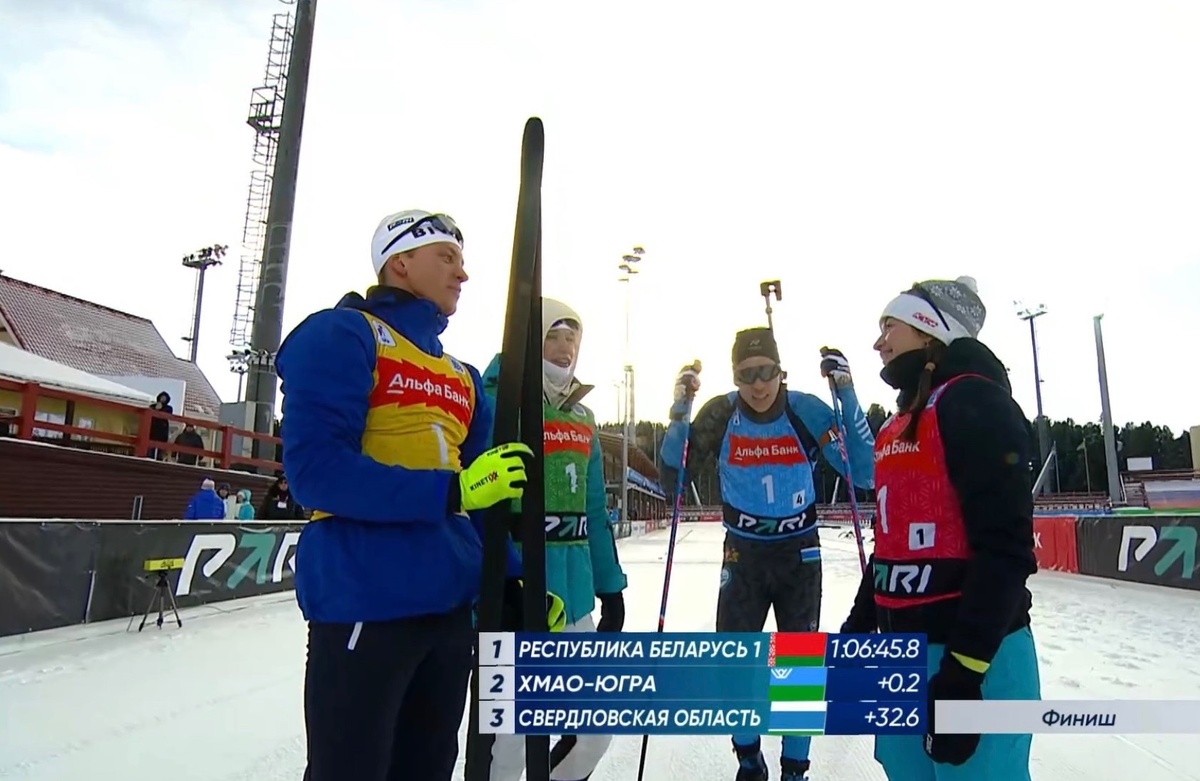 Василий Томшин финиширует третьим в смешанной эстафете Альфа-Банк Кубка России