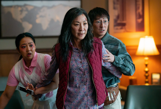    Кадр из фильма «Все везде и сразу»