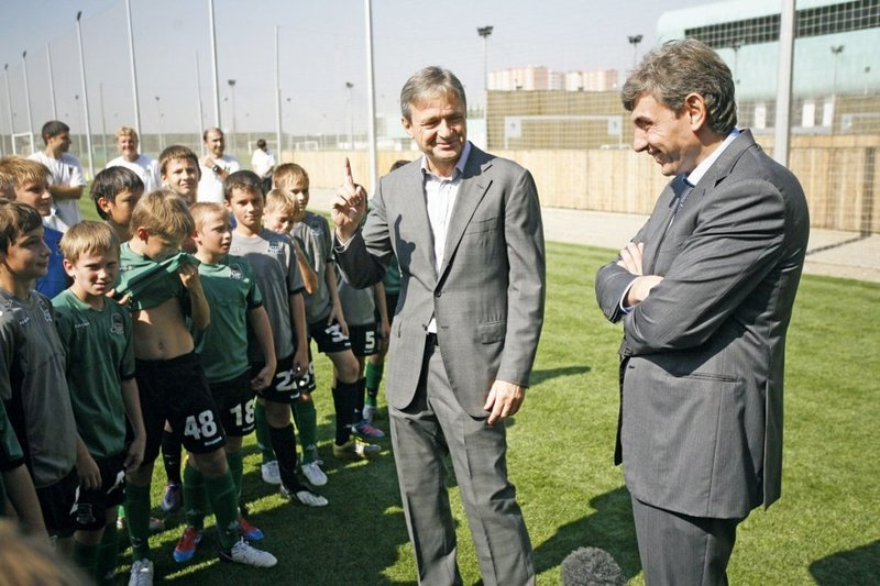 Богатый землевладелец Александр Ткачев в гостях у Сергея Галицкого / Фото: © ФК «Краснодар» 