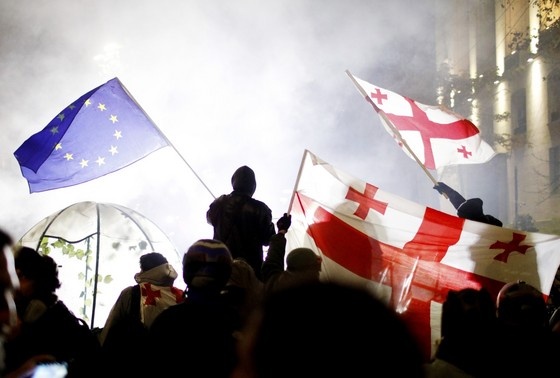    Акции протеста оппозиции продолжаются в Тбилиси