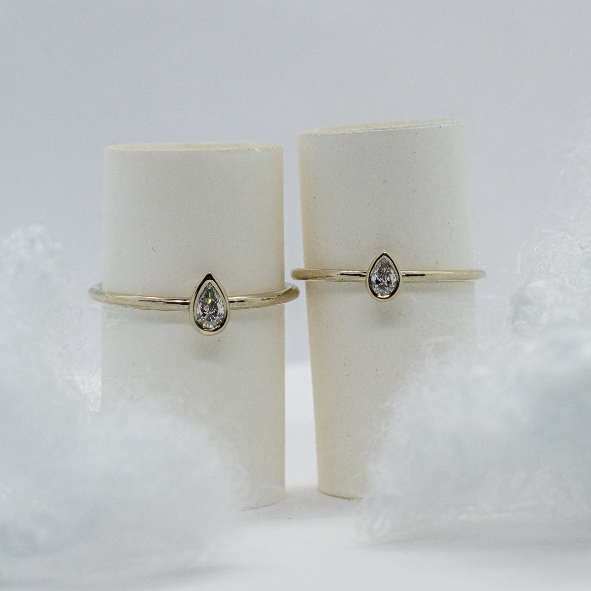 Золотое кольцо с бриллиантом