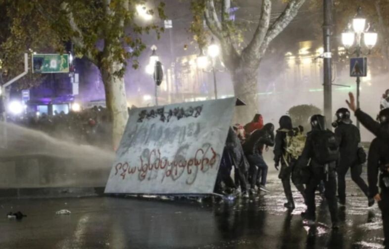 Фото: EPA/defenseromania.ro