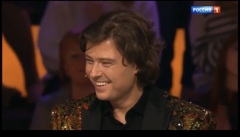 Прохор Шаляпин улыбался, аплодировал, но на танцпол не выходил