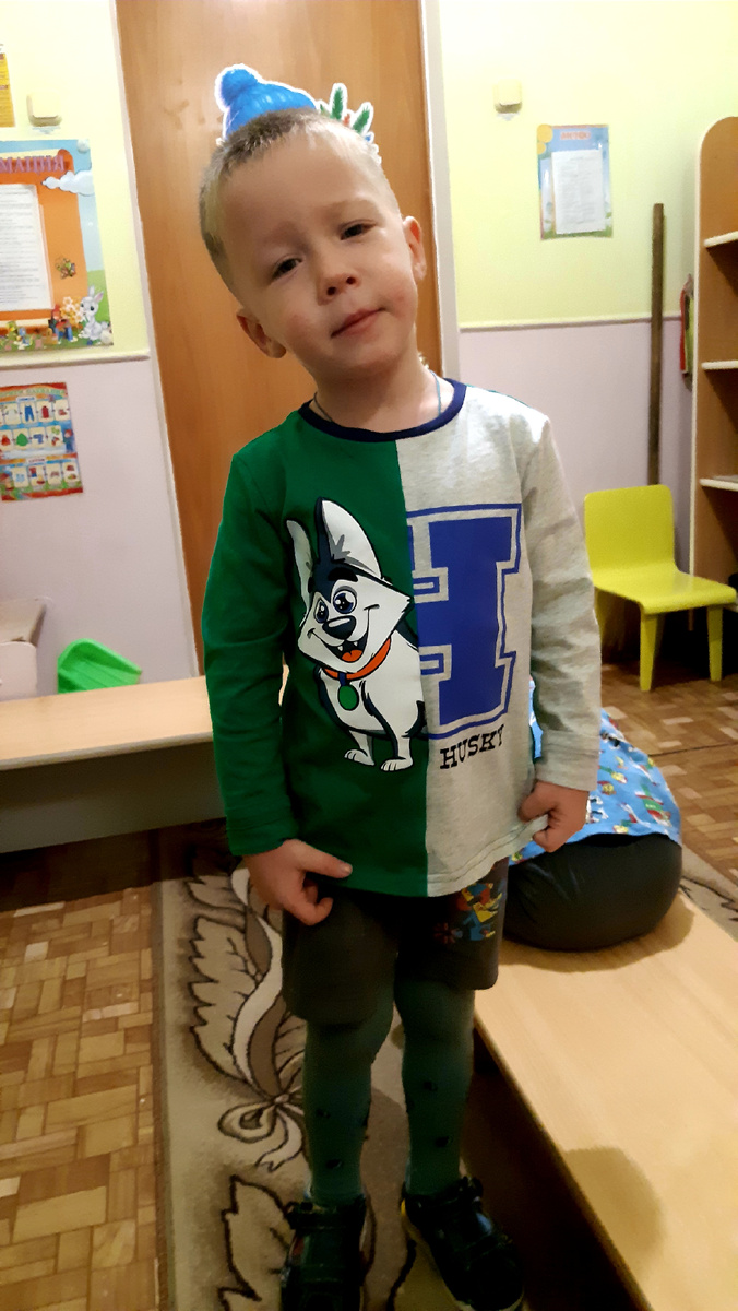 Славуня в последнее время всегда старается быть серьёзным, ведь он уже, как говорит, "Босёй".