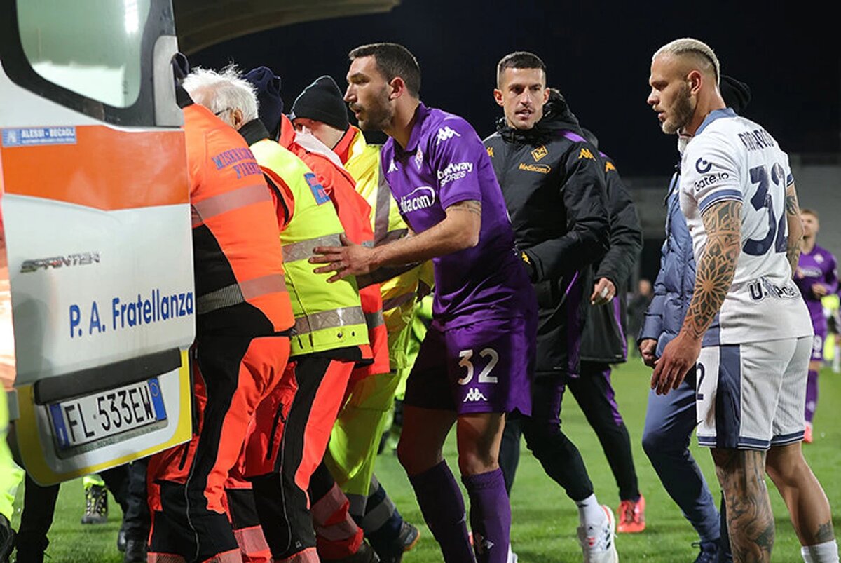 Эдоардо Бове в карете скорой помощи