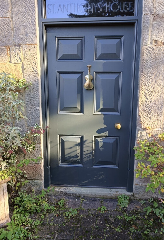 Дверной молоточек в форме скрипки 