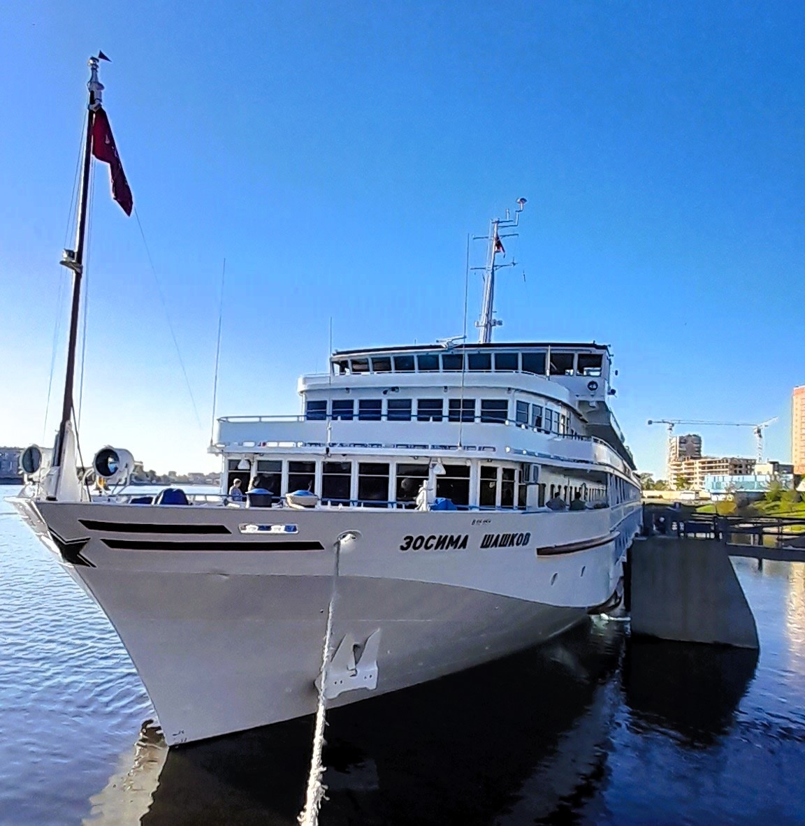 теплоход Зосима Шашков в Санкт-Петербурге