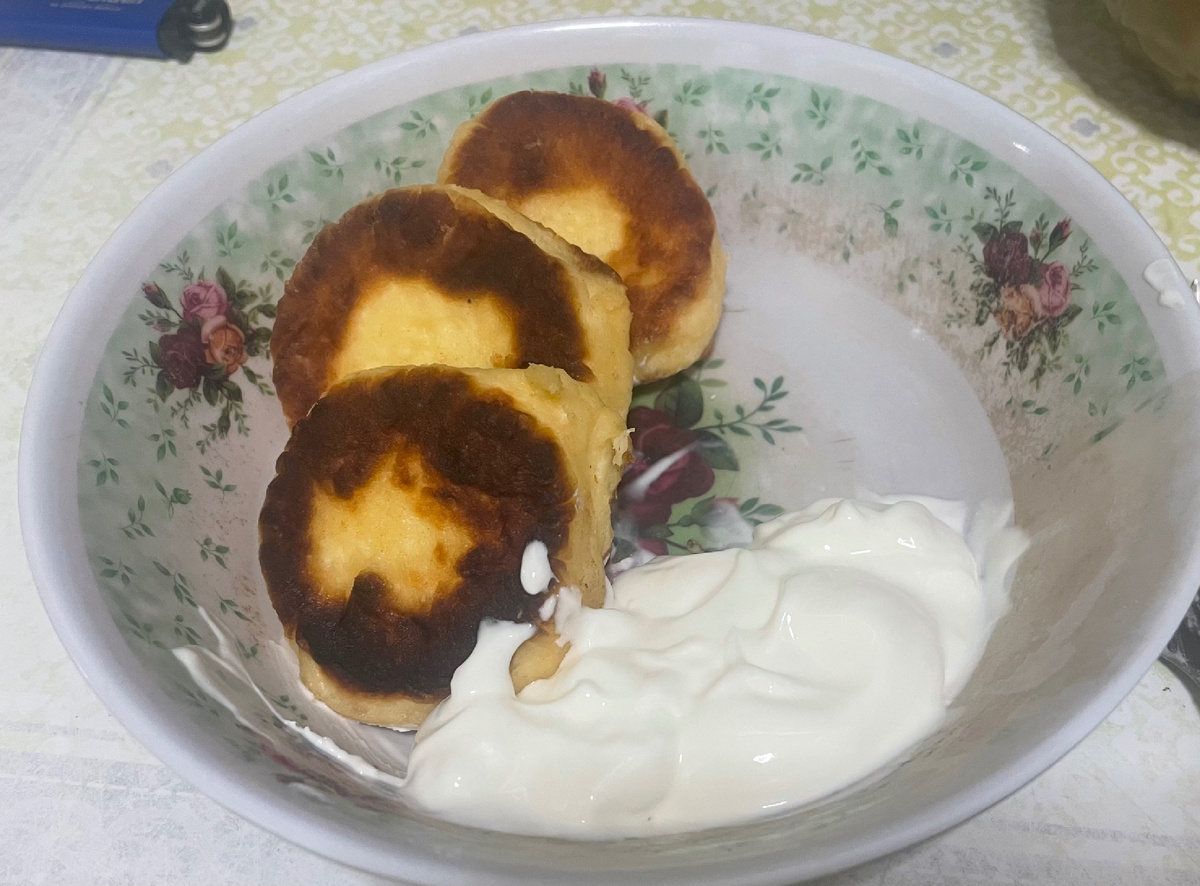 Сырники со сметаной