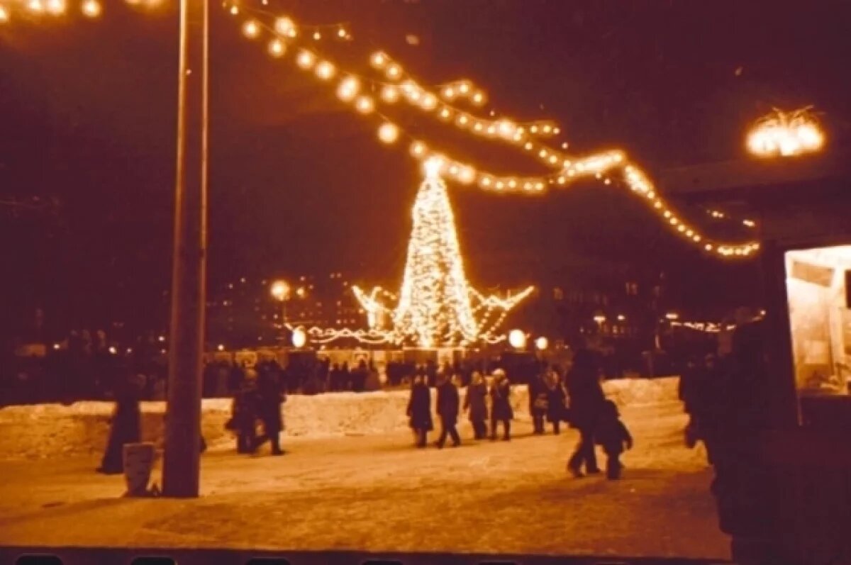    В Новосибирске опубликовали кадры украшенного города к Новому году в СССР