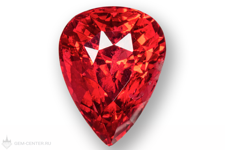 Шпинель Махенге известна чистыми красными и розовыми оттенками без примесей