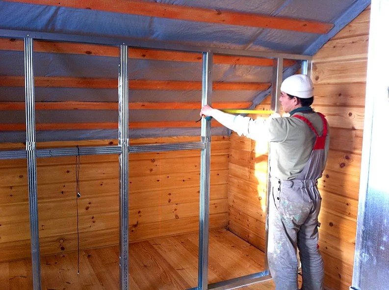  Установка перегородки из металлического профиля