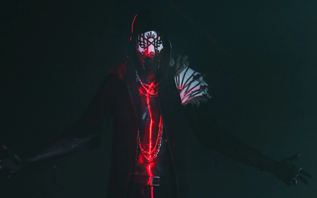 Певец в маске: участник группы Sleep Token — Vessel. Фото: Энди Форд