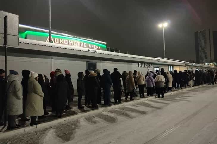 © Очередь на концерт Пелагеи. Фото VN.ru.📷
