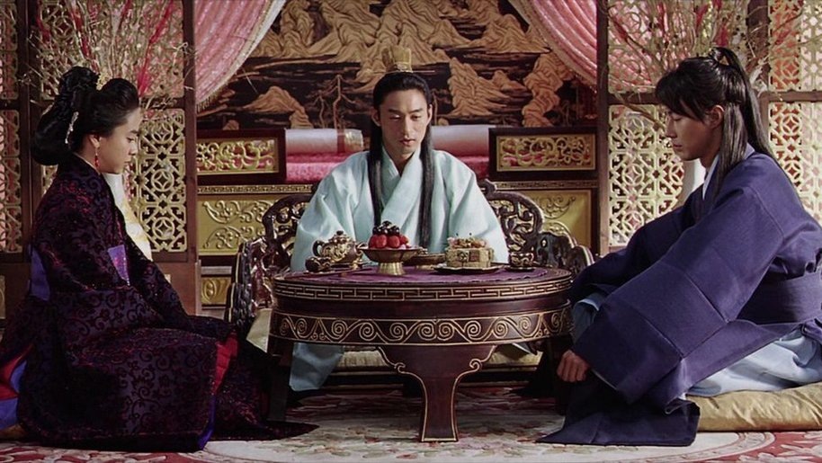 Кадр из фильма "Ледяной цветок"