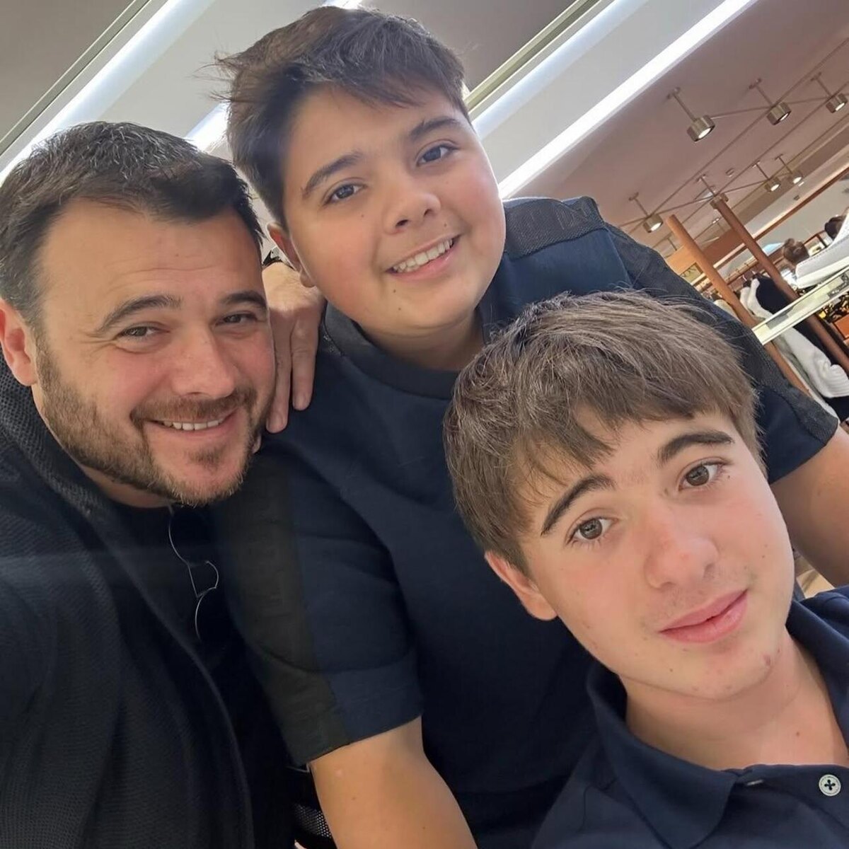    Эмин Агаларов с детьми Соцсети