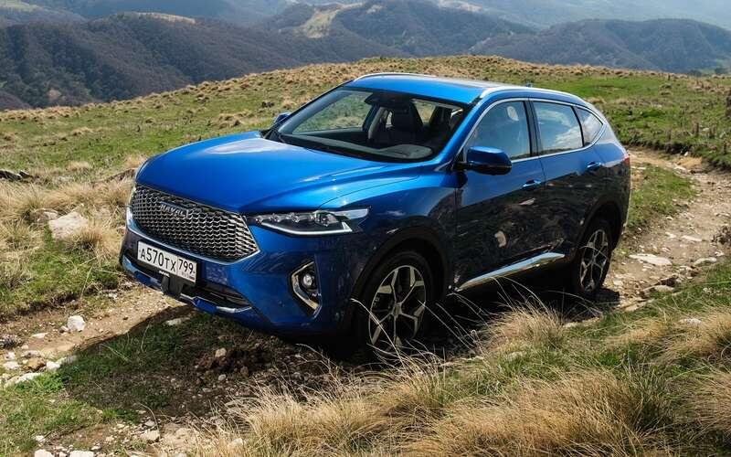    Городской кроссовер Haval F7 по размерам – конкурент Toyota RAV4, Nissan X-Trail и Geely Tugella. Привод – полный или передний. Цена – от 1,7 млн рублей за ранние машины. Многие еще не проехали 100 тысяч км.