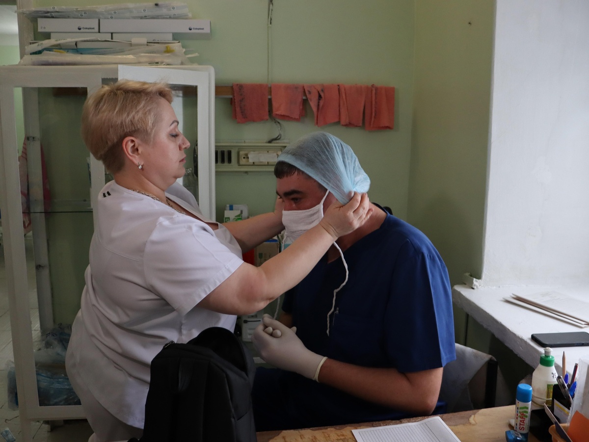     Красноярские врачи приняли 2,5 тысячи пациентов в подшефном Свердловске