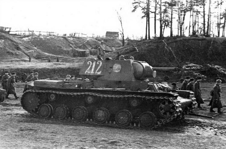 Танк КВ-1 производства ЛКЗ выпуска августа 1941 года из 2-го батальона 123-й танковой бригады