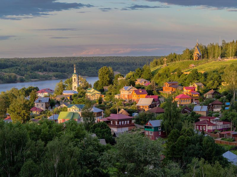 Плес. Фото с сайта https://extraguide.ru/russia/ples/excursion-40728/. Взято с Яндекс.Картинки