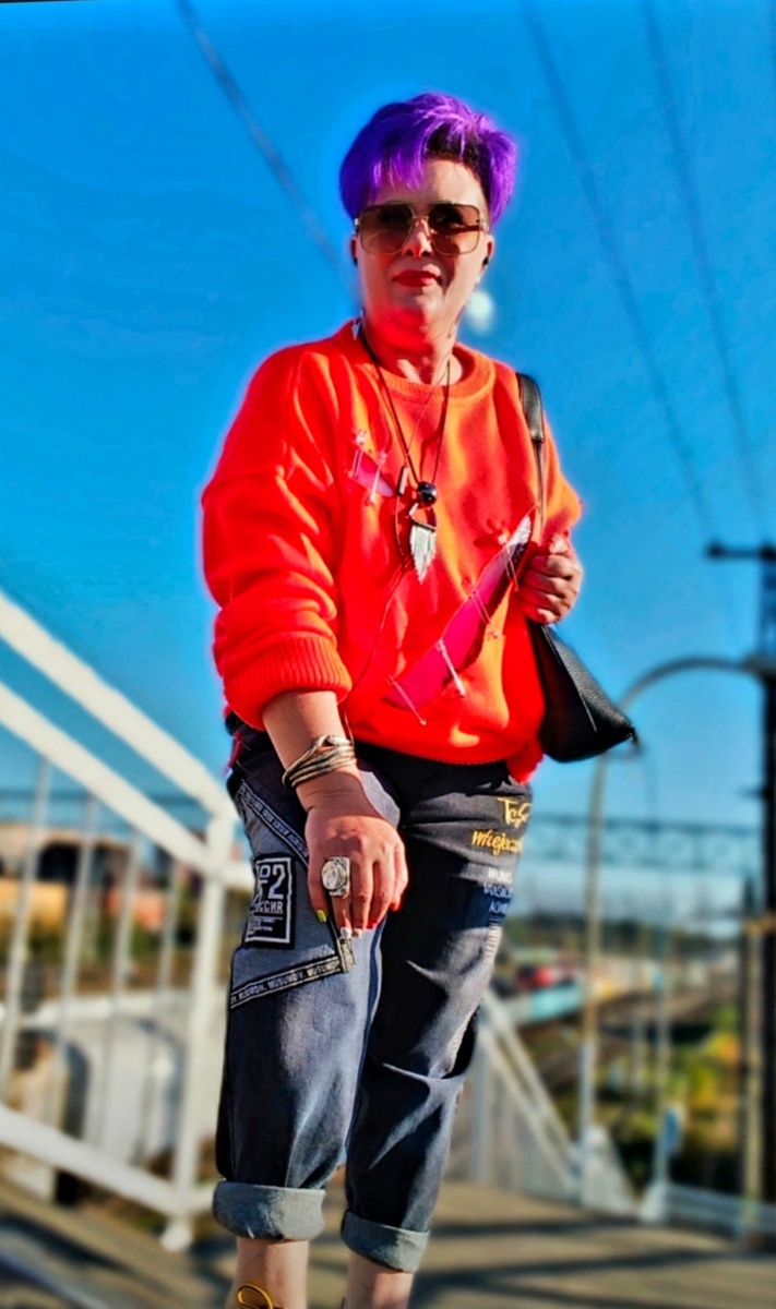 Ослепительная дама. Это не я, но явно моя сестра по духу