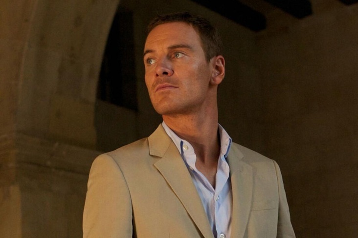 Новое шоу снято по мотивам популярного французского сериала «Бюро». Премьера состоялась на Paramount+. В центре сюжета работающий под прикрытием агент ЦРУ, карьера которого оказывается под угрозой из-за встречи с бывшей возлюбленной.