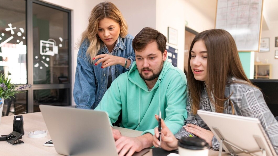    Большинство югорчан активно читают госпаблики