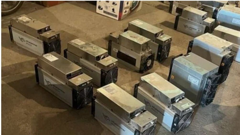     Майнинг-ферма Источник: nsktv.ru Автор фото: Екатерина Чернобыкина