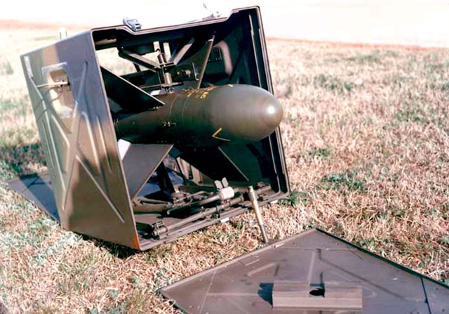 Противотанковая управляемая ракета первого поколения SS. 10 производства Франции (фото из открытых источников)