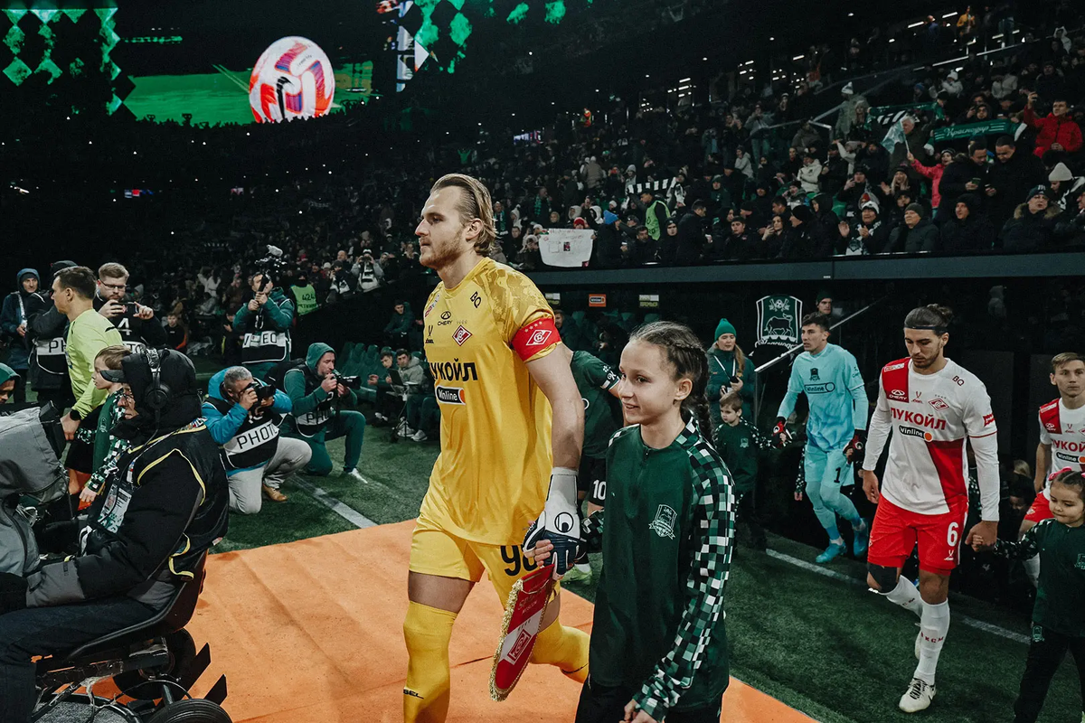 Максименко выводит Спартак в роли капитана