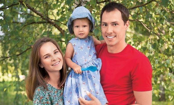    Тимур Еремеев с семьей, фото: дзен.ру