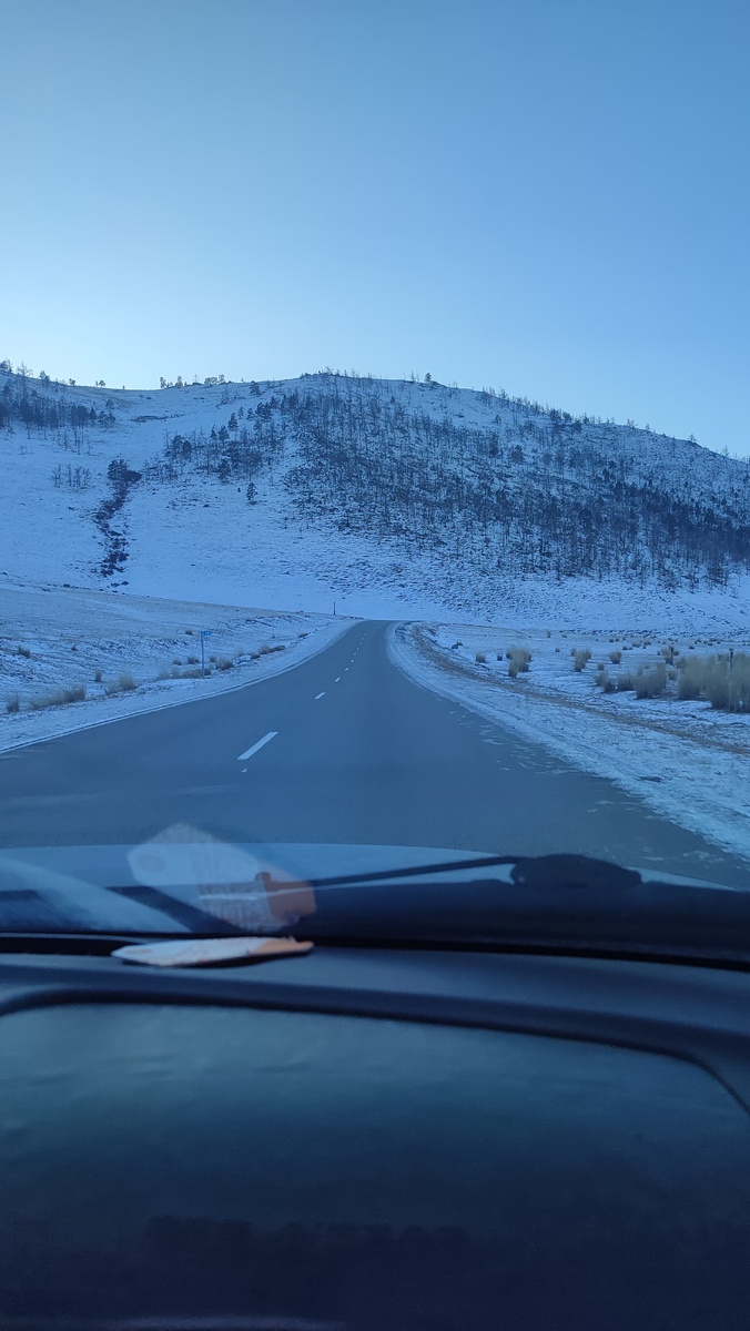 Дорога в Тажеранах. Фото принадлежит автору. 
