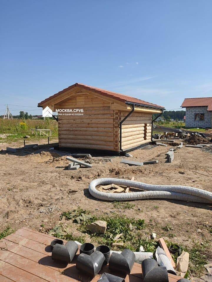 Сруб бани из бревна 4х5 рубка в лапу