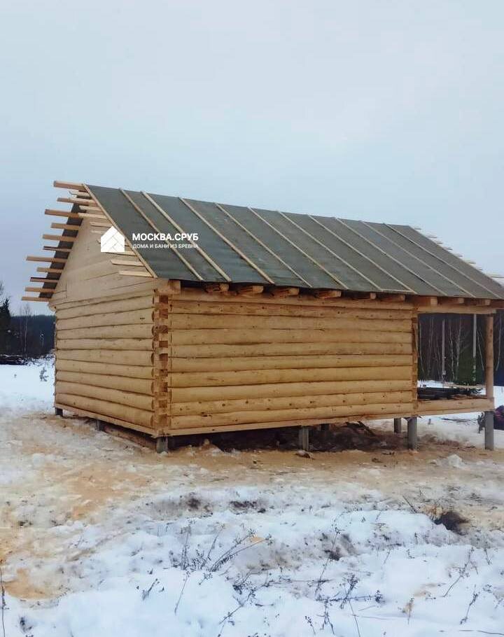 Сруб бани 4х5 с террасой и черновой отделкой для усадки