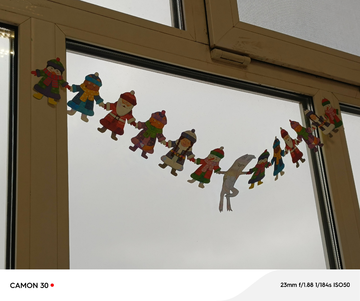 А мы украсили свою палату