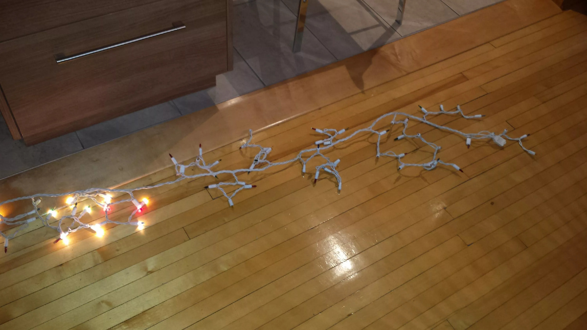 гирлянда уже починена, поэтому взял фото с интернета