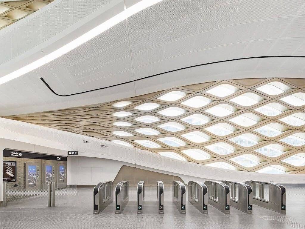 В Эр-Рияде открылся второй метрополитен с самой длинной беспилотной системой в мире 