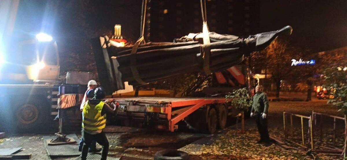 Снос памятника российскому полководцу Михаилу Барклаю-де-Толли прошёл в Риге под покровом ночи