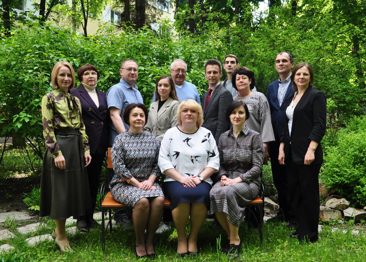 Дружный коллектив кафедры ОФиМОФ сегодня