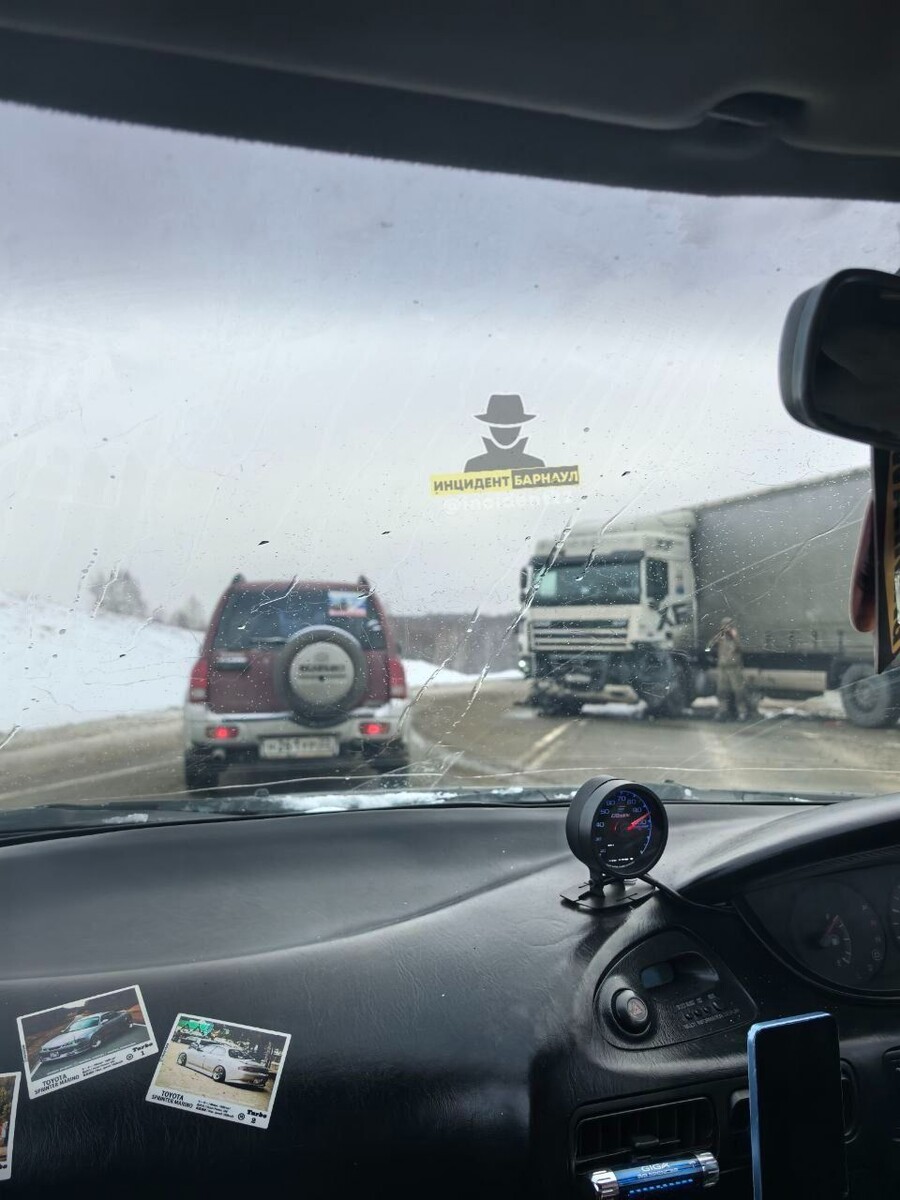    ДТП на бийской трассе. Источник: t.me/incident22
