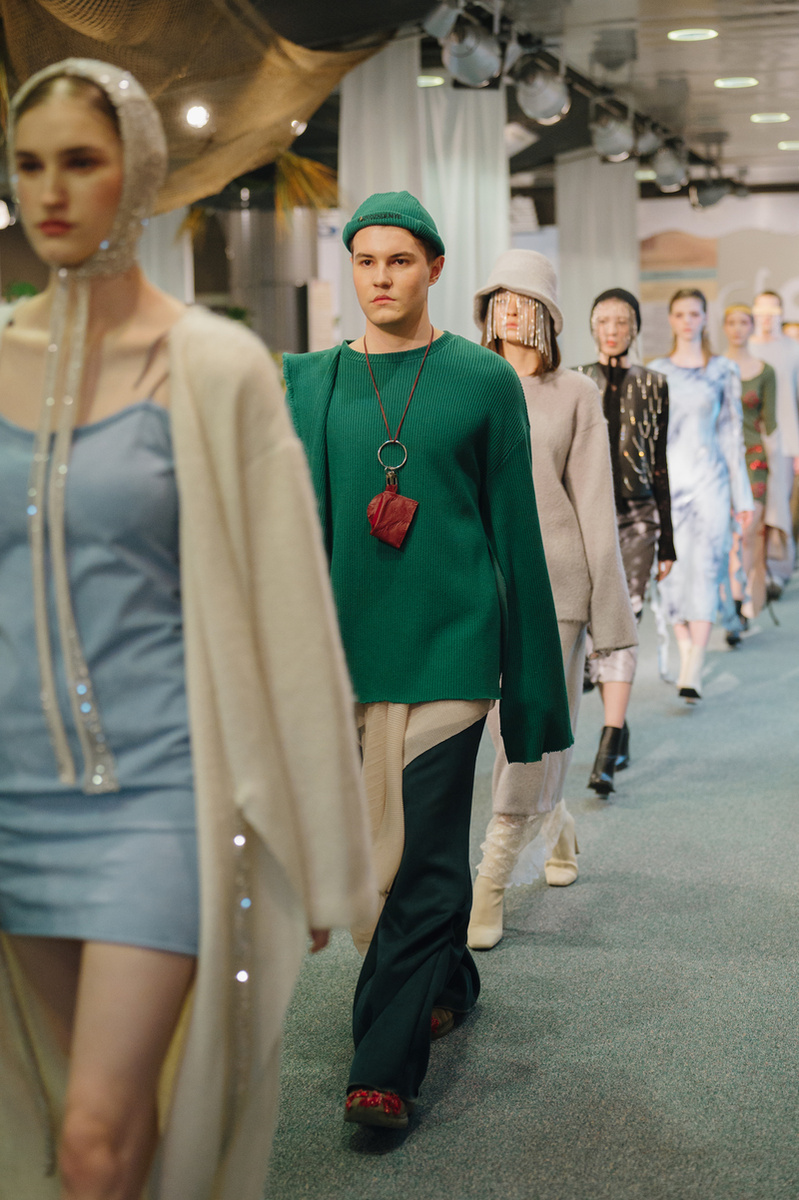    В Сургуте прошел модный показ коллекций одежды местных модельеров