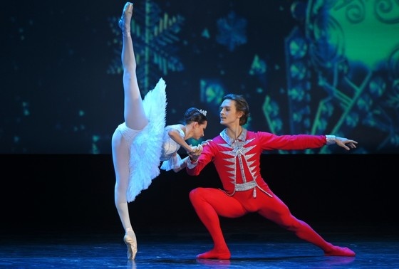    Сцена из балета «Щелкунчик»