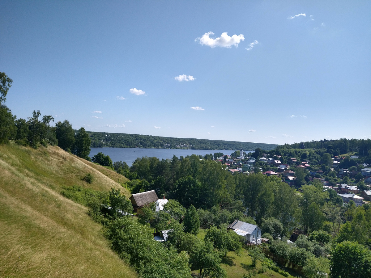 Отличные виды с холмов