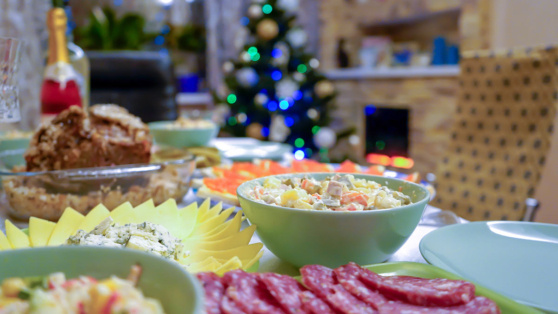    Эксперты подсчитали, на сколько за год подорожал набор продуктов для новогоднего стола Ирина Петрова