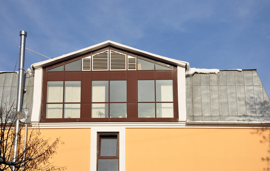 Чем больше окно, тем больше света на мансарде