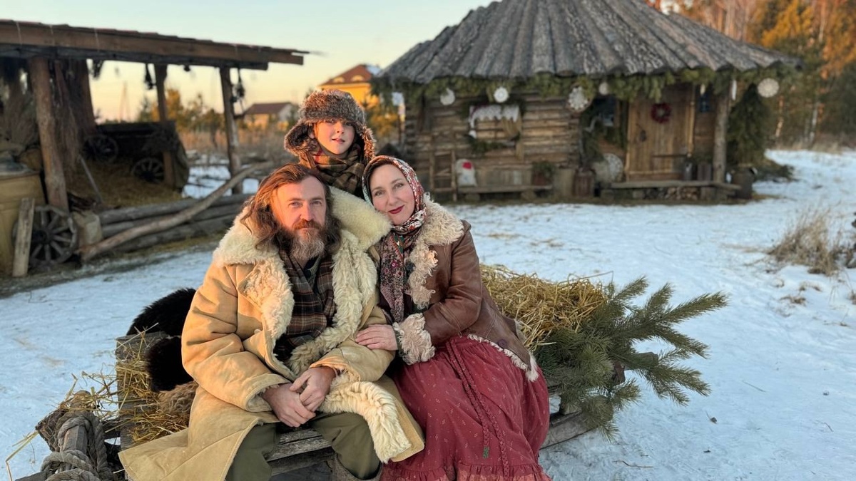 Дмитрий, Надежда и Тимофей Михальчуки  
