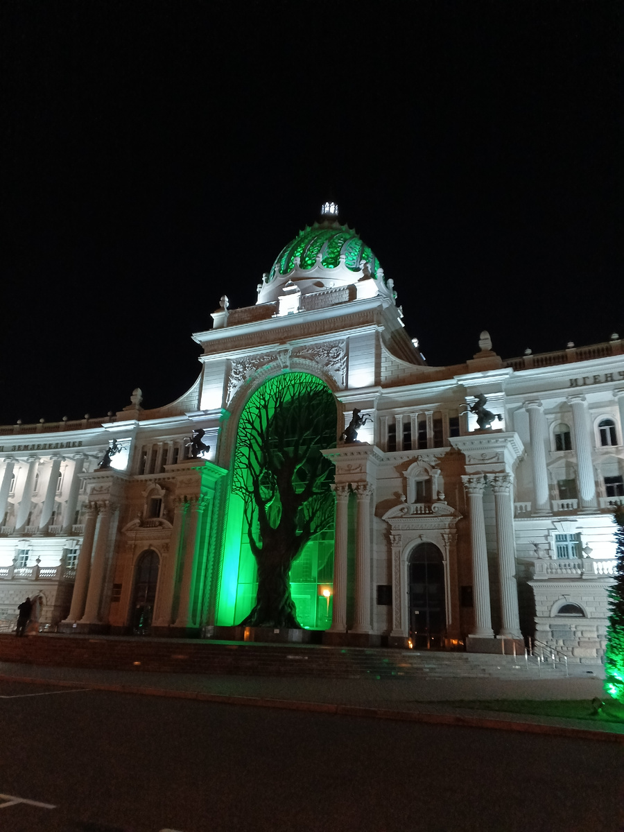 фото автора: Дворец земледелия с подсветкой