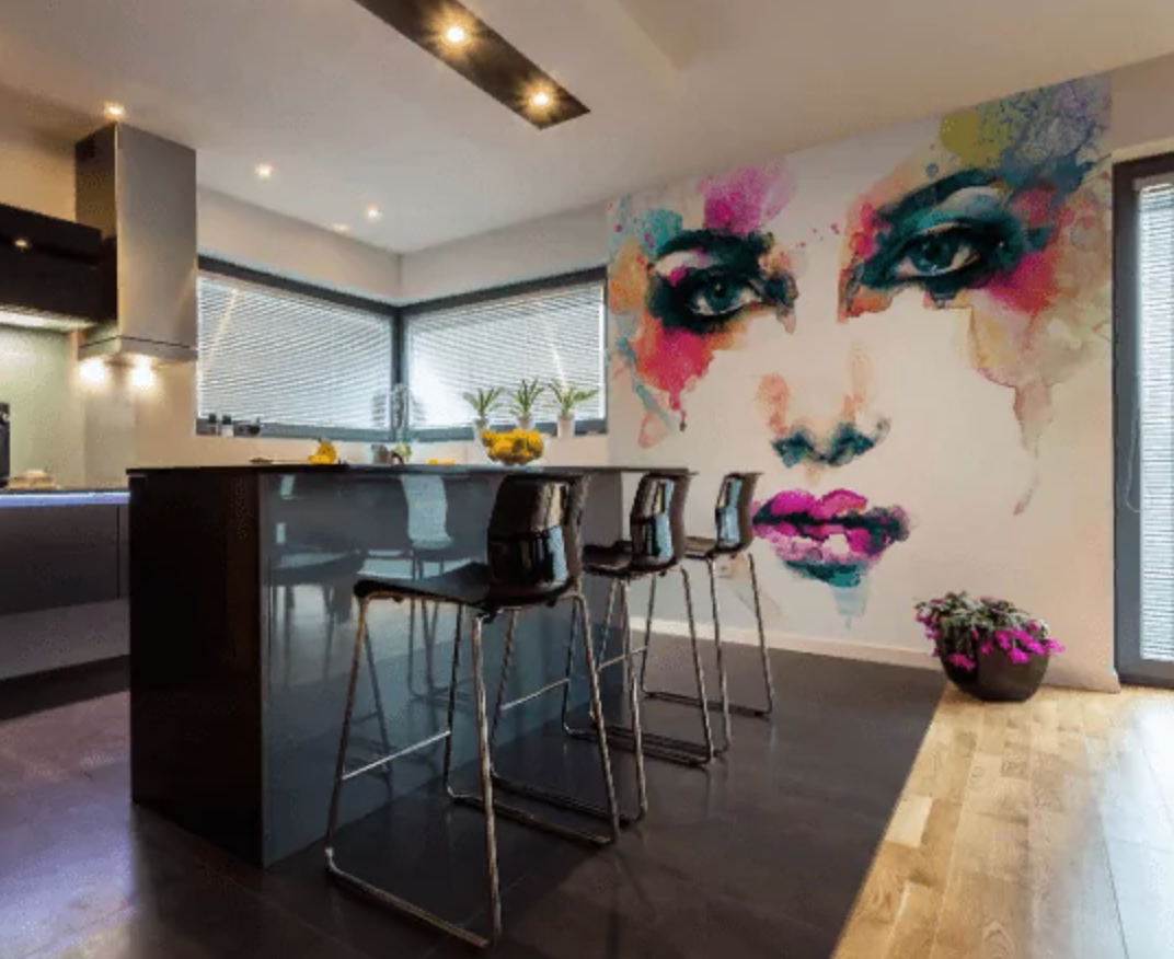 Пример росписи стен в современном интерьере