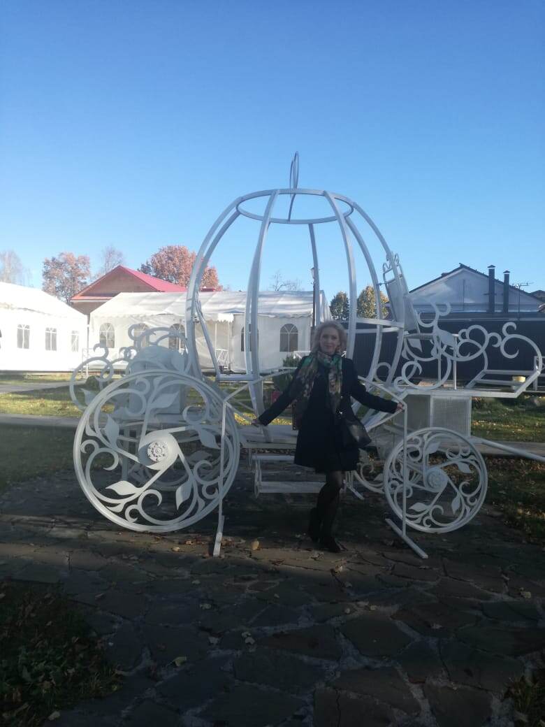 Мне здесь лет 47 и я еще не знаю, что меня ждет впереди. Фото из поездки на экскурсию в Суздаль.