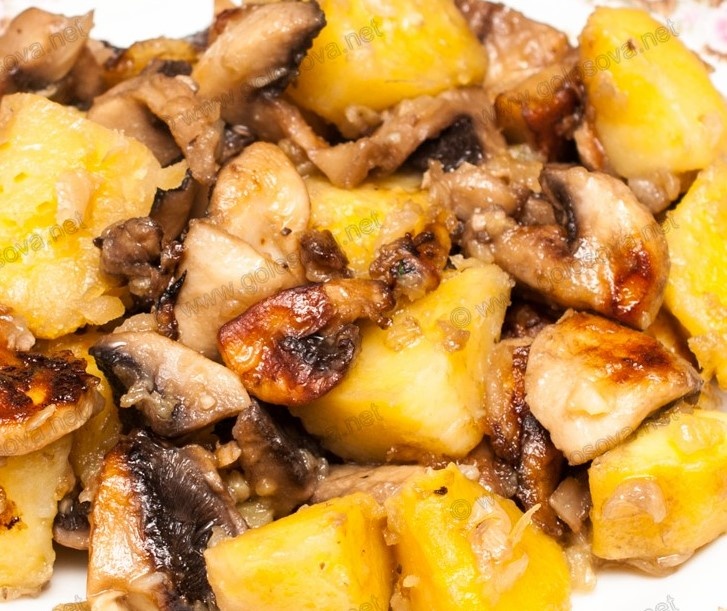 Жаркое с грибами и картошкой