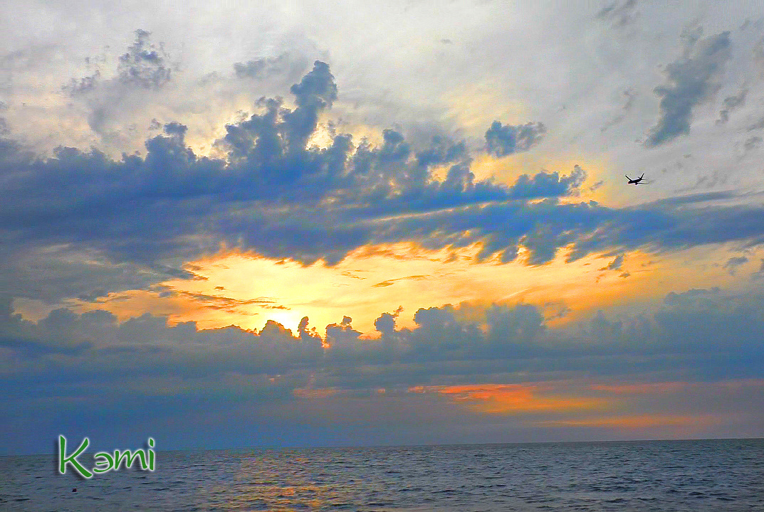 Закат на Черном море в Адлере.